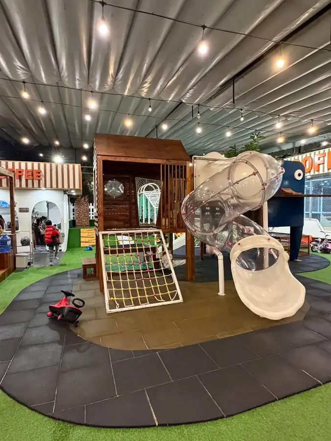 The house with a tube slide at Kids Coffee, Da Lat