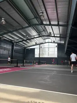 PINKY Pickleball — крытые корты и тренировки, Далат