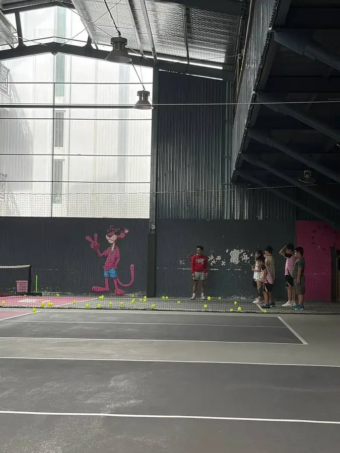 Детская группа на тренировке, PINKY Pickleball — PINKY Pickleball — крытые корты и тренировки, Далат